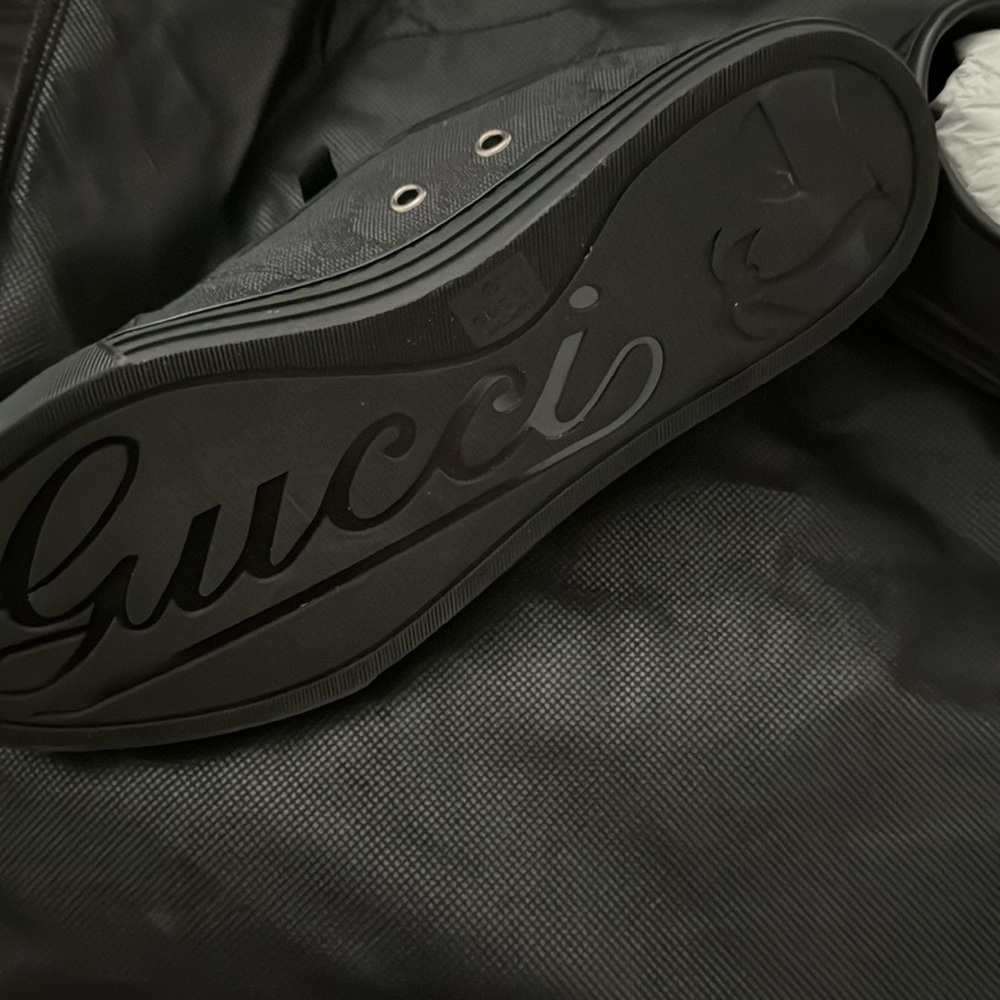 Gucci GG Black Canvas & Leather Sneaker. - Picture 12 of 17